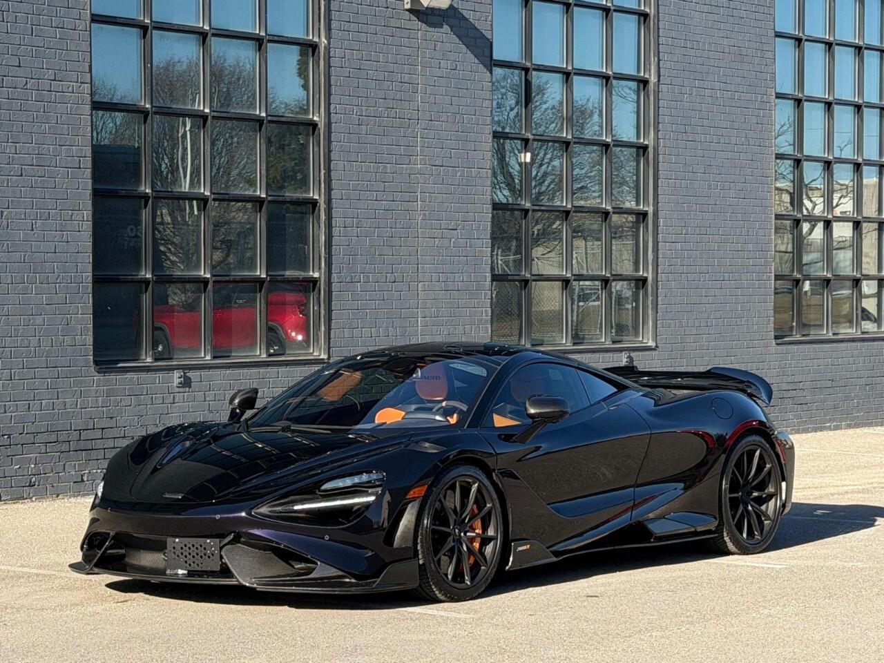 2021 McLaren 765LT Coupe Photo3