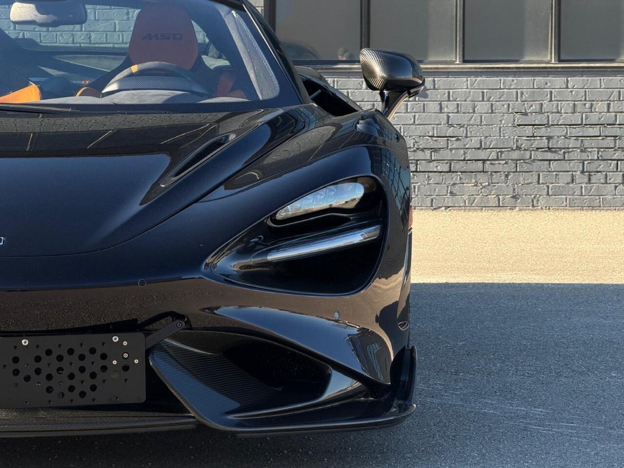 2021 McLaren 765LT Coupe Photo