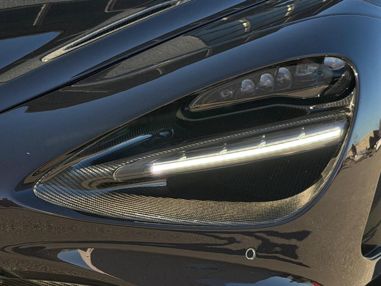 2021 McLaren 765LT Coupe Photo