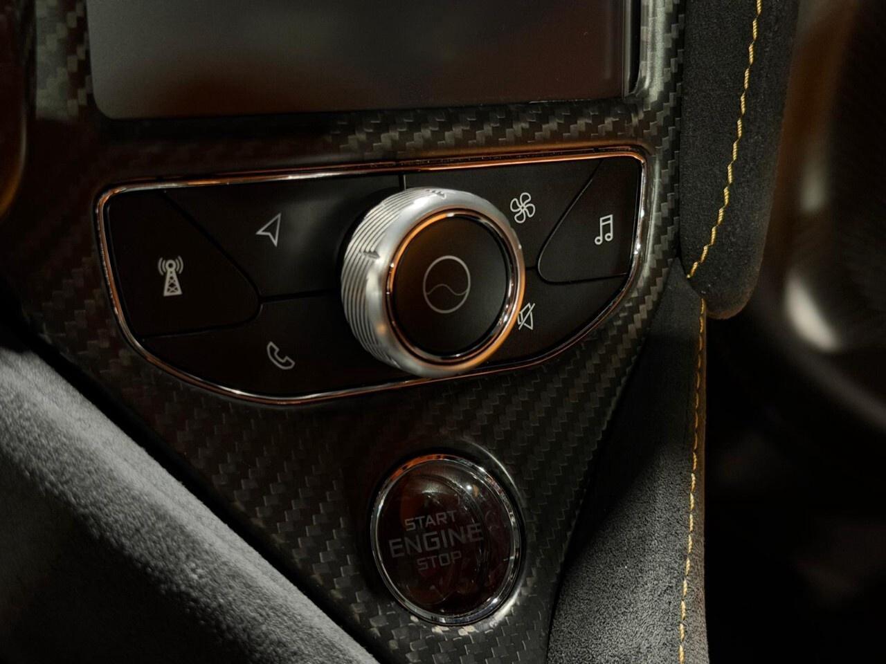 2021 McLaren 765LT Coupe Photo