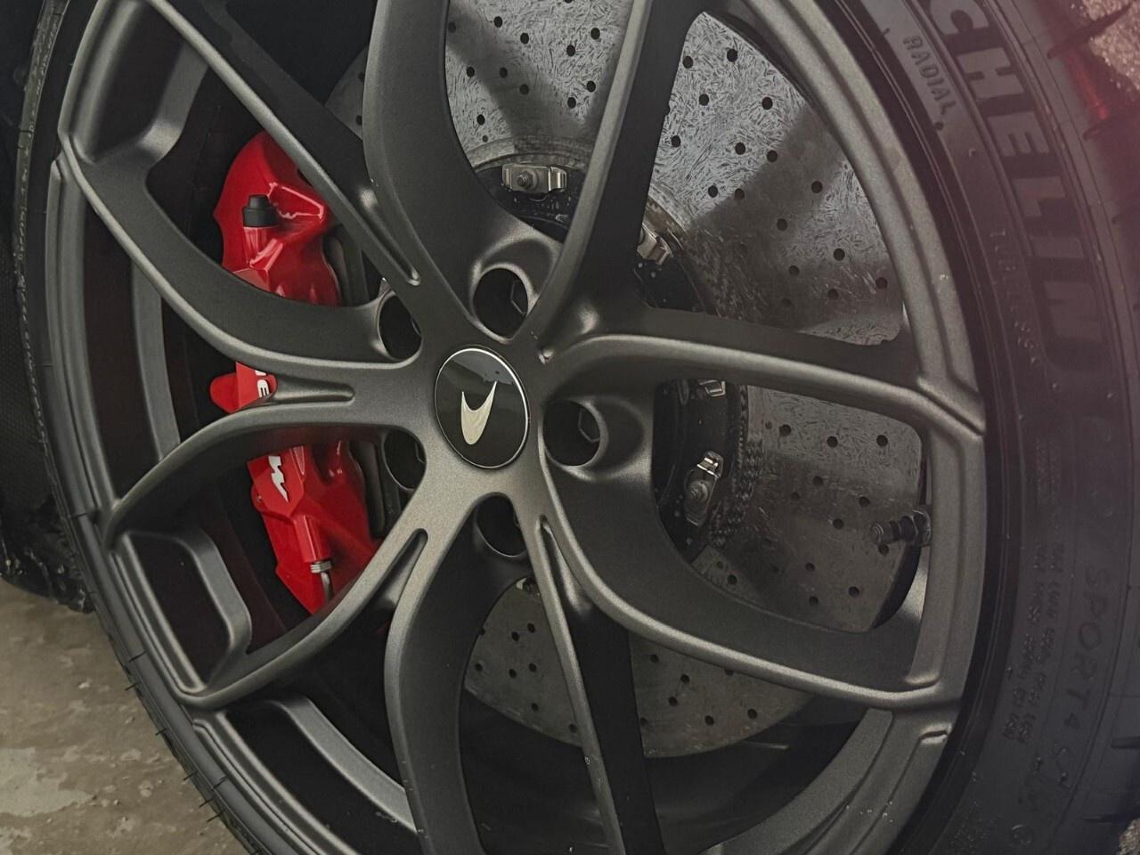 2020 McLaren 720S Performance Photo