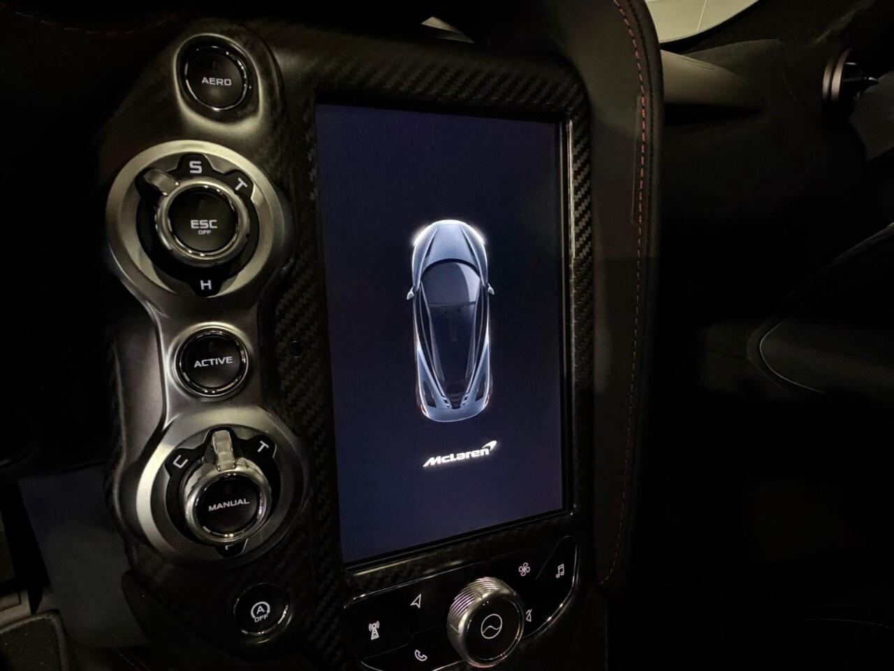 2020 McLaren 720S Performance Photo