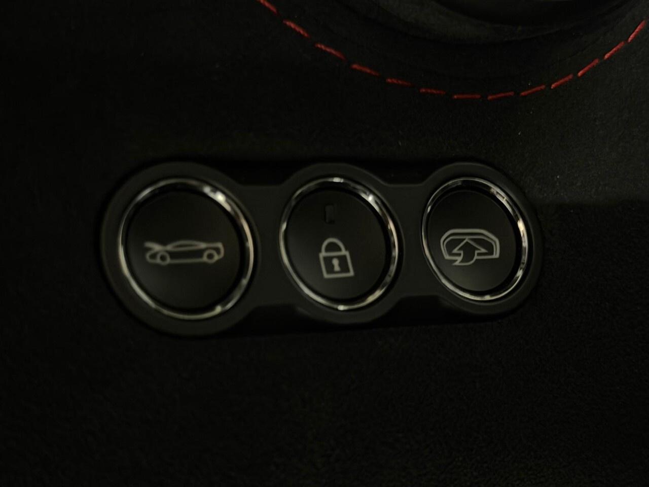 2020 McLaren 720S Performance Photo