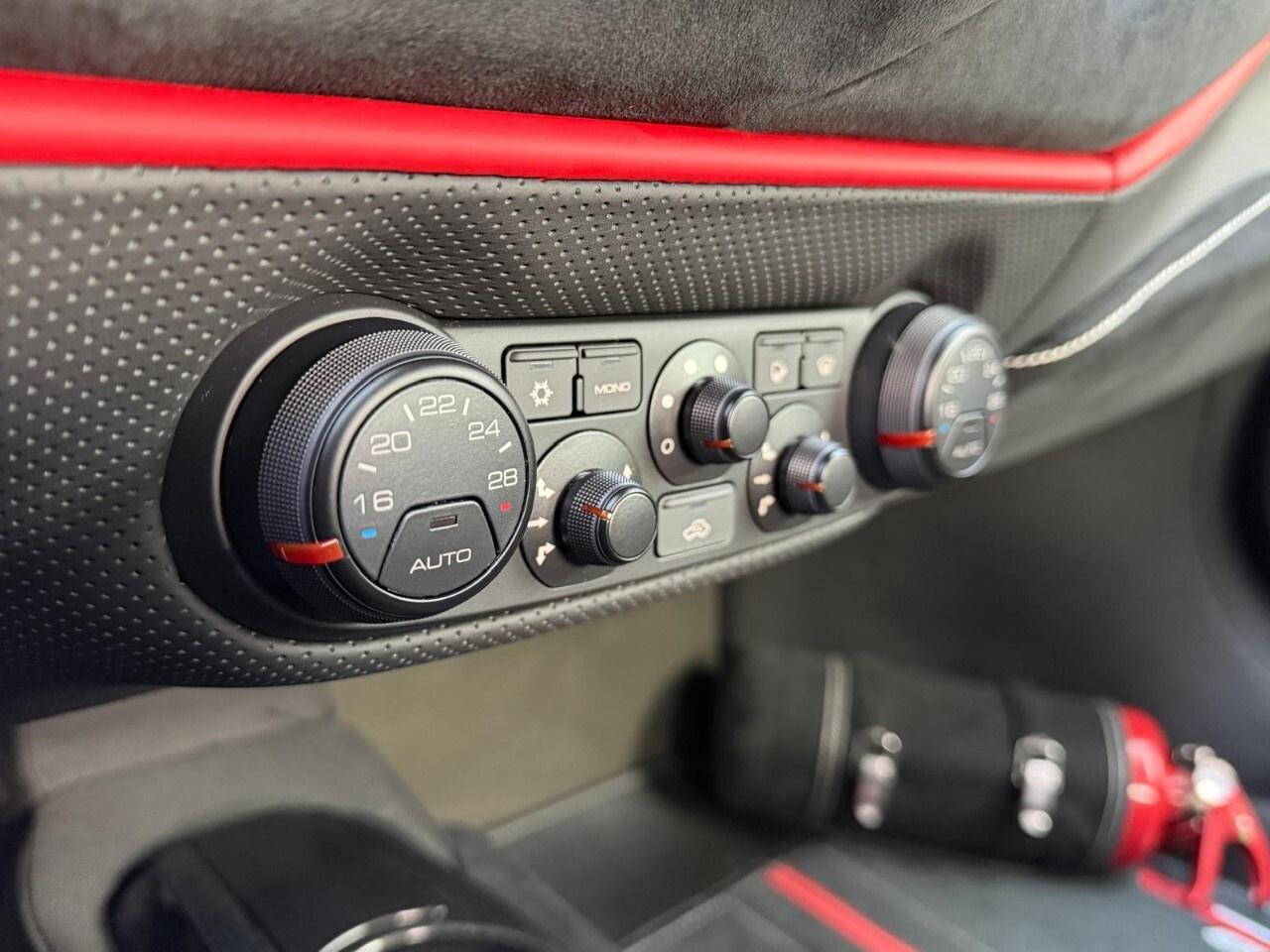 2019 Ferrari 488 Pista COUPE Photo