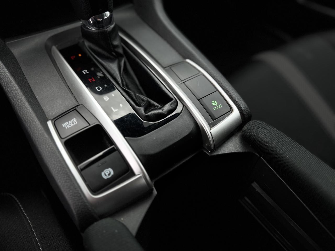 2020 Honda Civic Sedan LOW KMS Photo