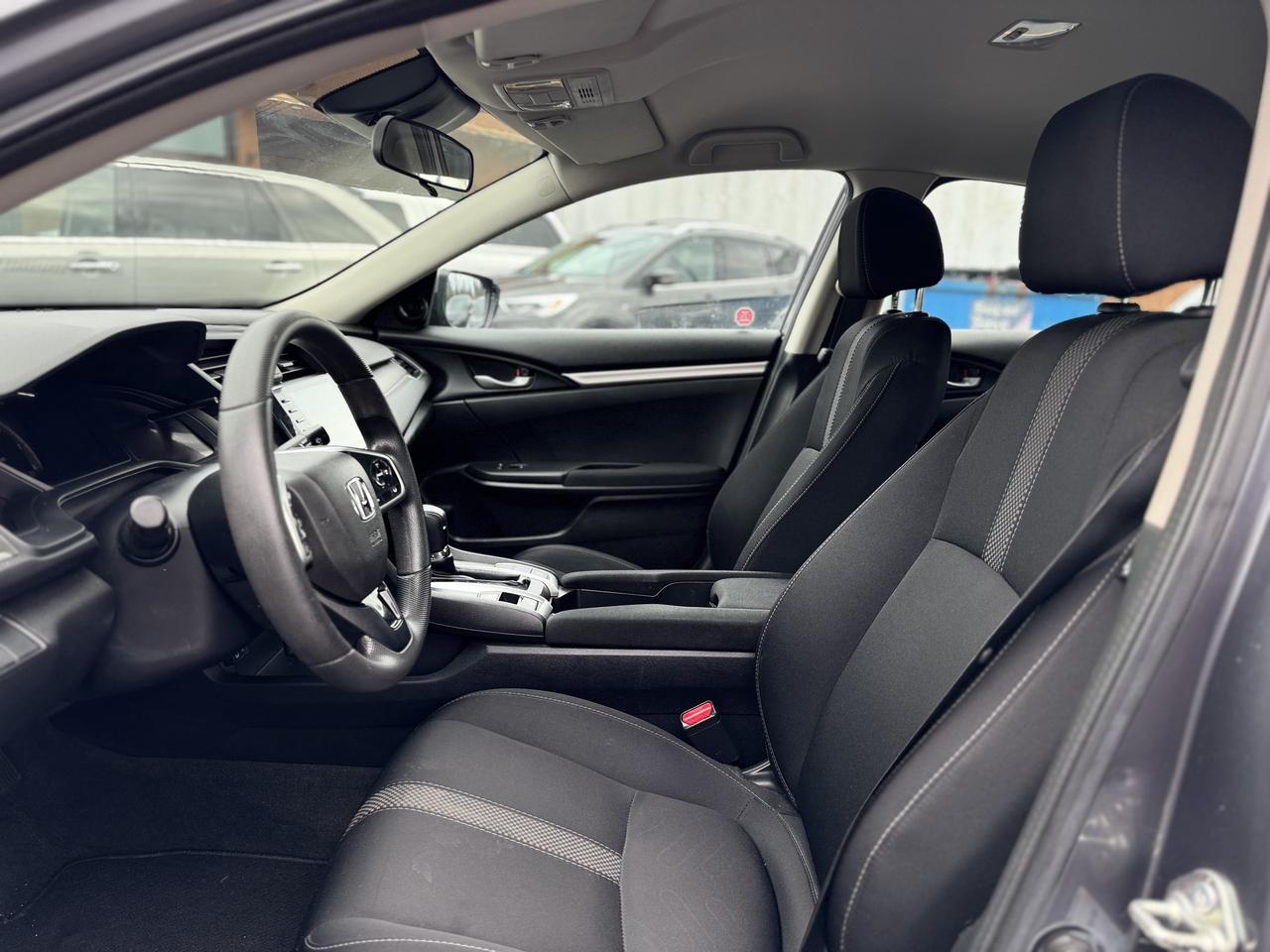 2020 Honda Civic Sedan LOW KMS Photo