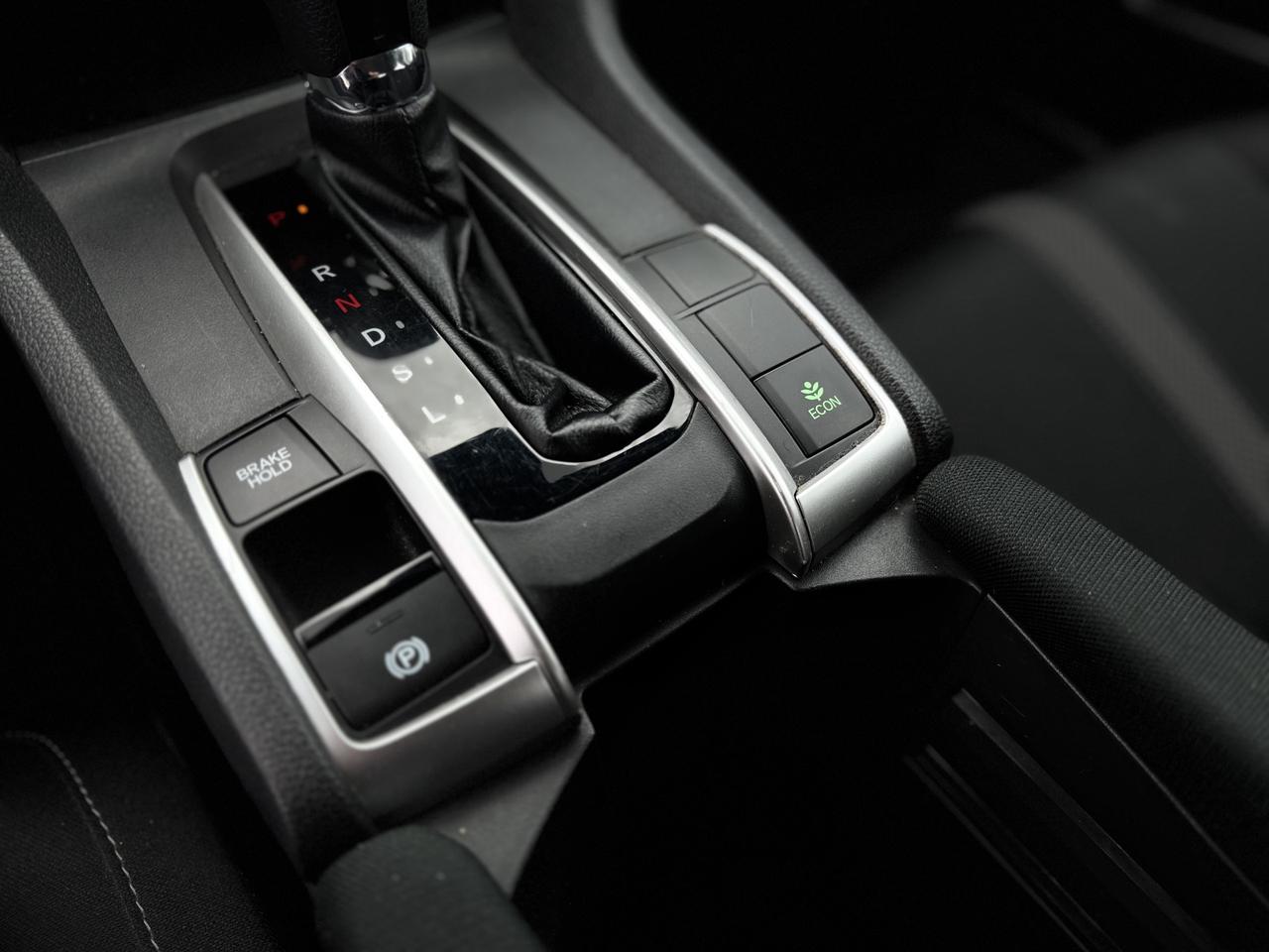 2020 Honda Civic Sedan LOW KMS Photo