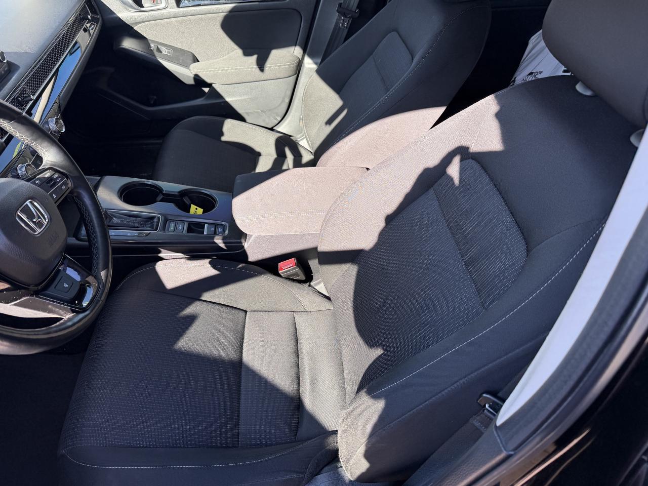 2024 Honda Civic Sedan EX CVT   SUNROOF   NO CLAIMS   ONE OWNER   CARPLAY Photo