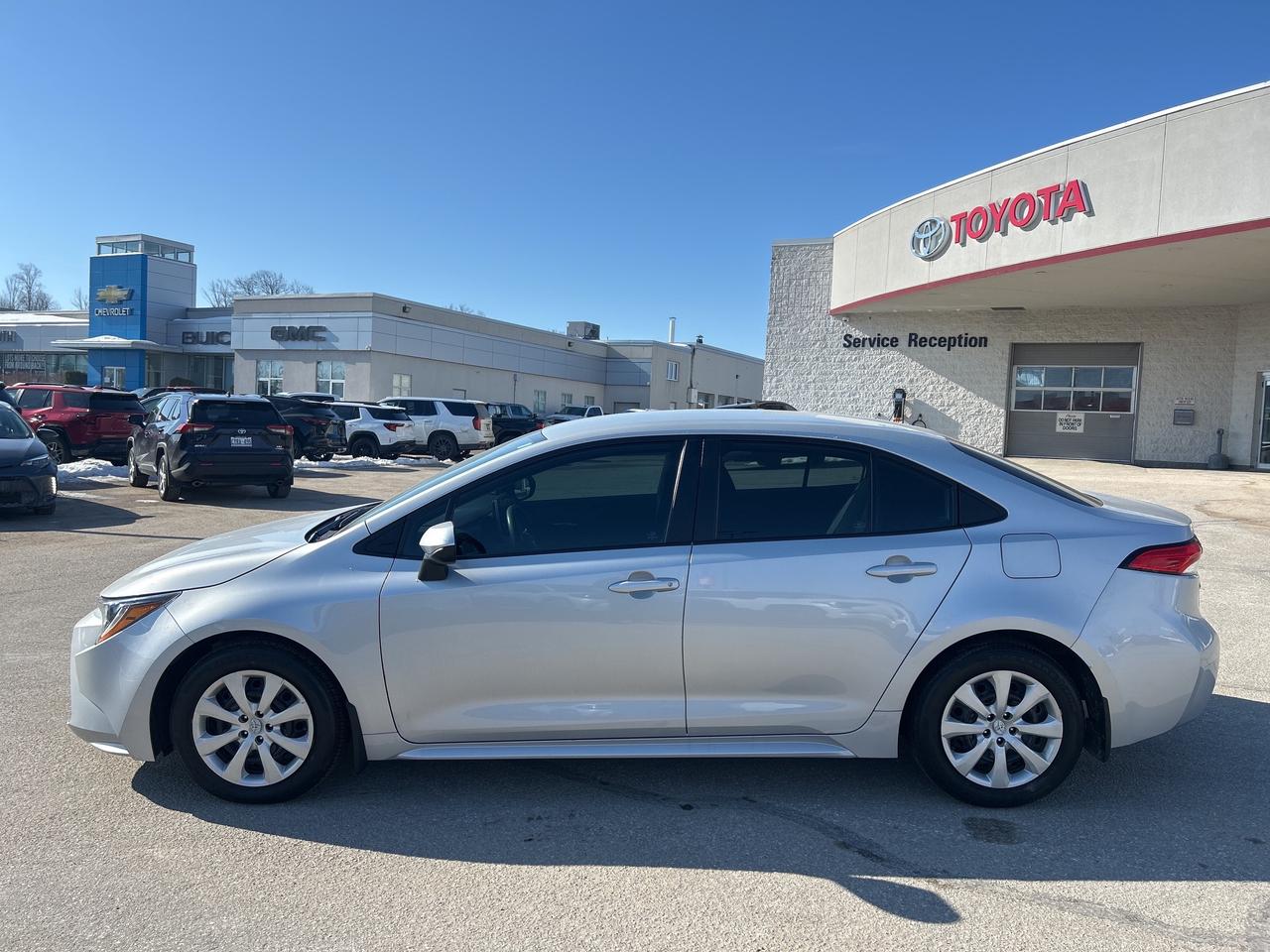 2020 Toyota Corolla LE   LOW KM   ONE OWNER Photo