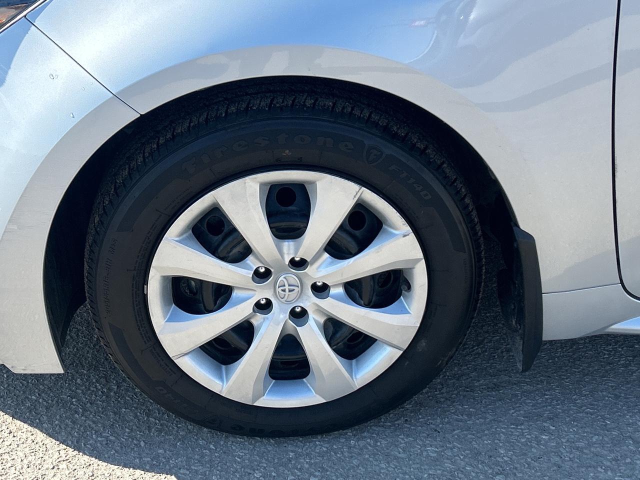 2020 Toyota Corolla LE   LOW KM   ONE OWNER Photo