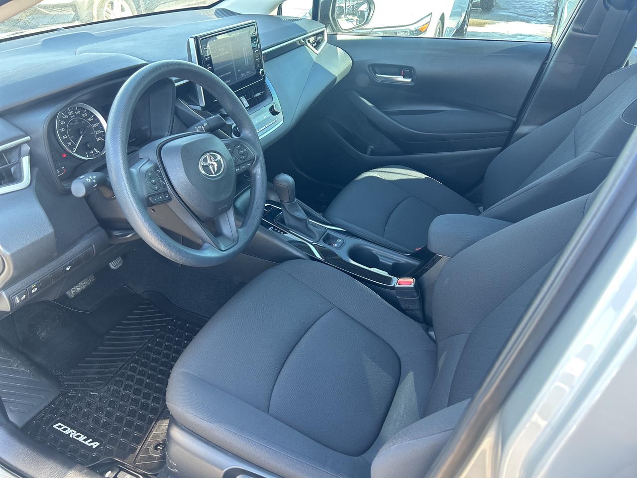 2020 Toyota Corolla LE   LOW KM   ONE OWNER Photo