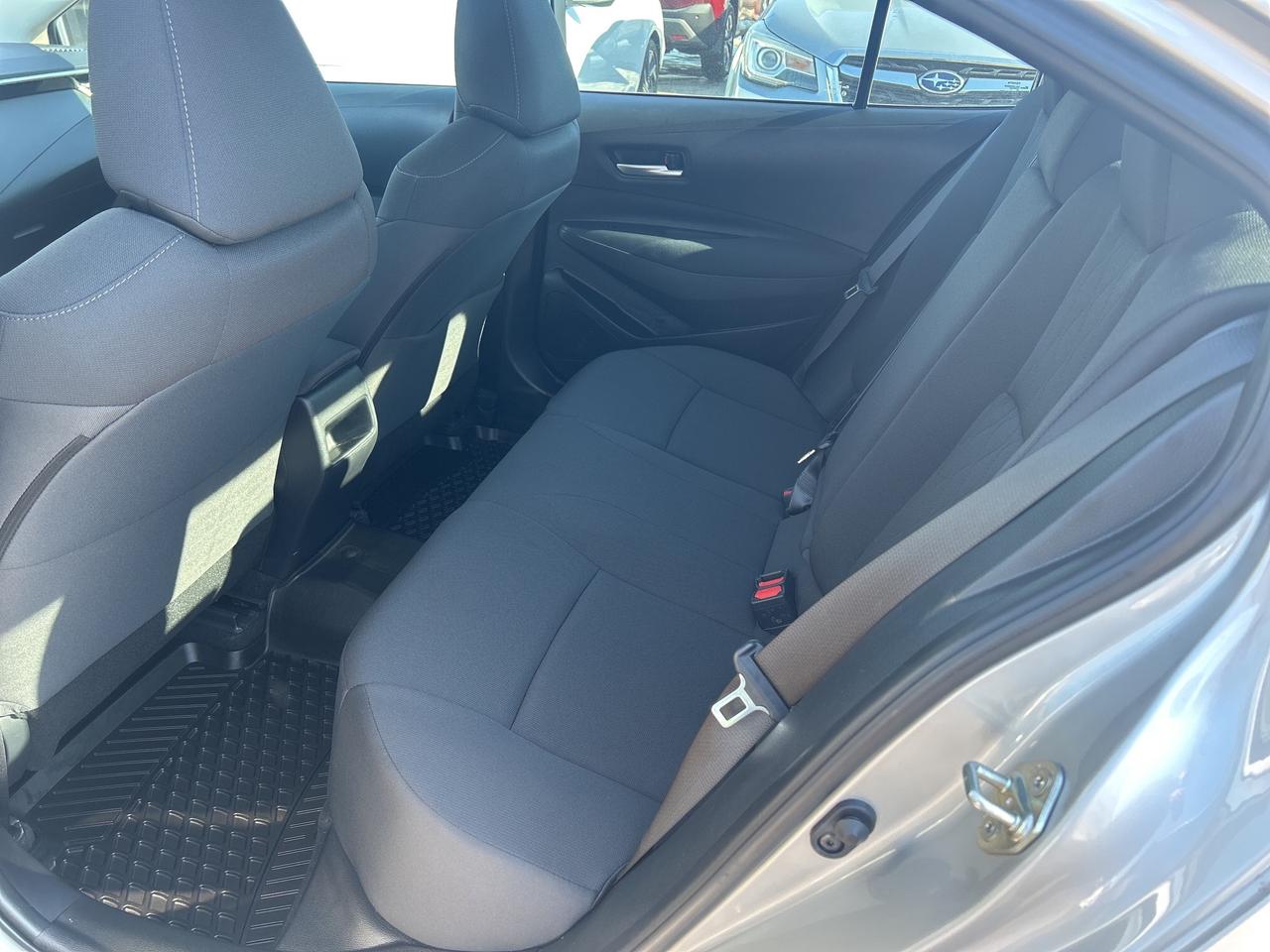 2020 Toyota Corolla LE   LOW KM   ONE OWNER Photo