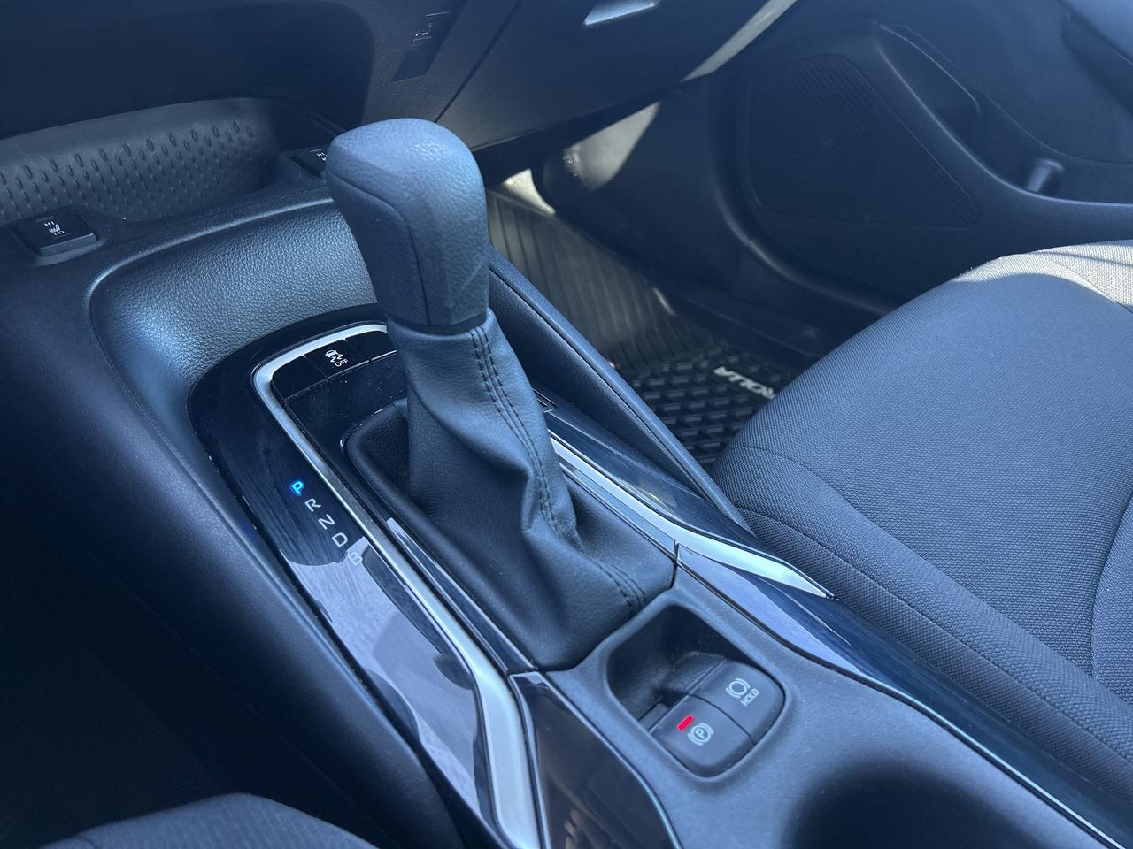 2020 Toyota Corolla LE   LOW KM   ONE OWNER Photo