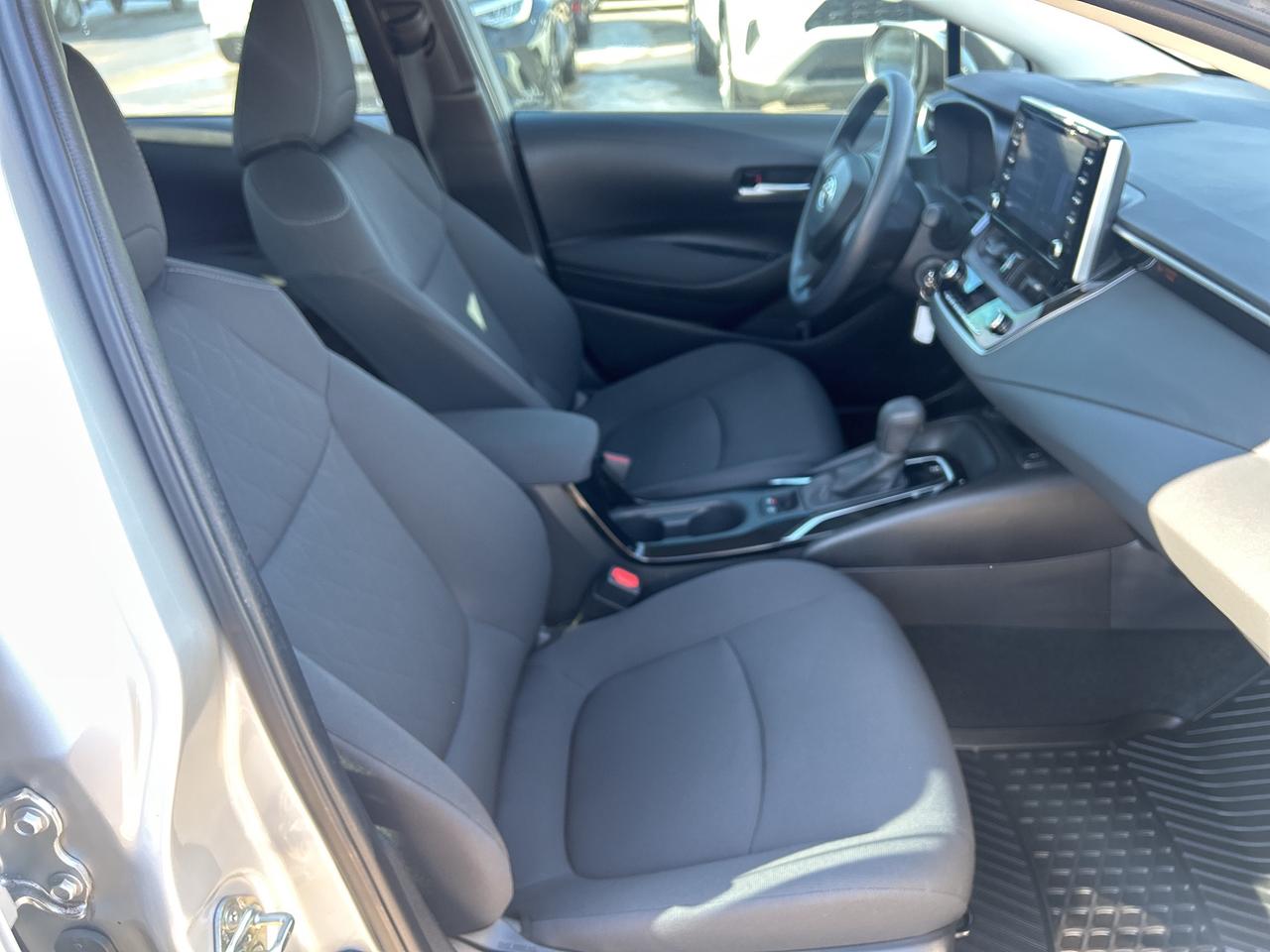 2020 Toyota Corolla LE   LOW KM   ONE OWNER Photo