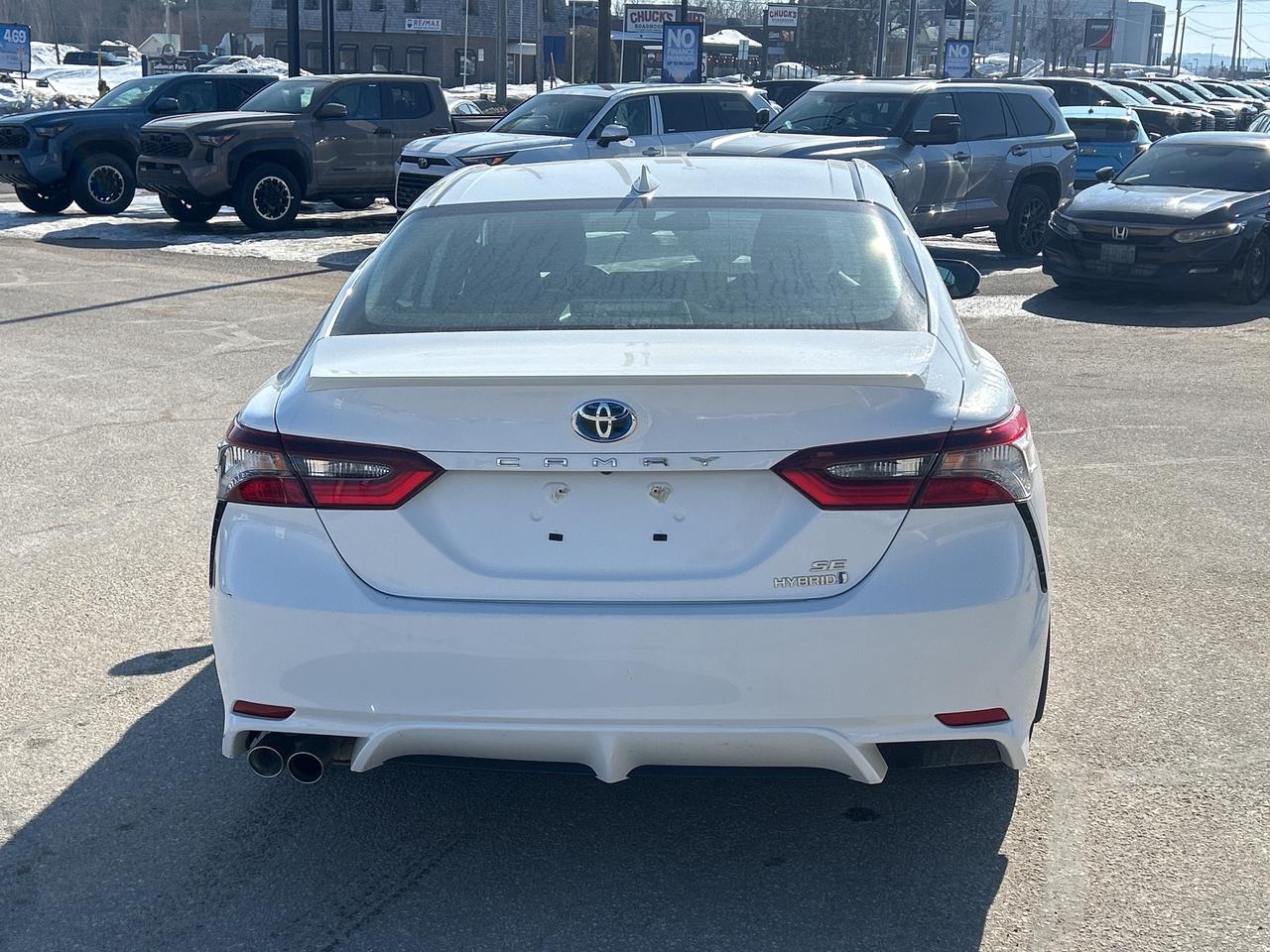 2023 Toyota Camry HYBRID SE Photo