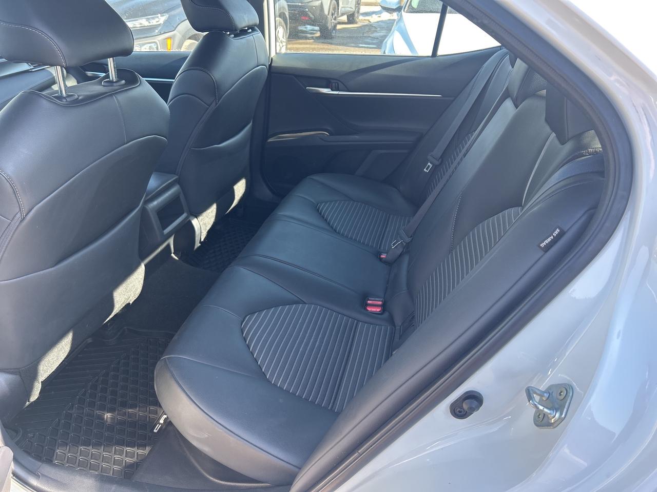 2023 Toyota Camry HYBRID SE Photo