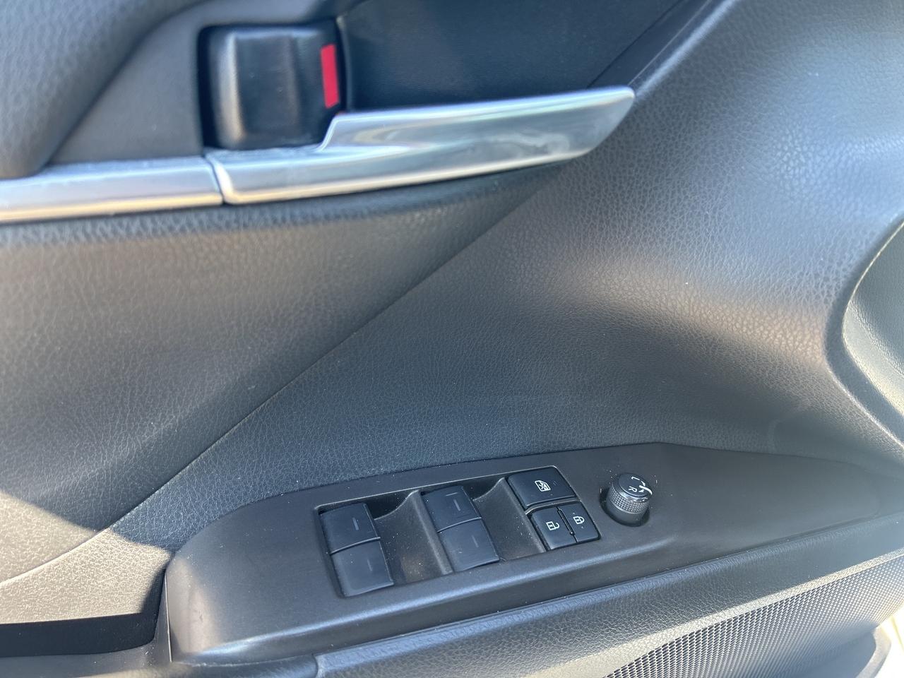 2023 Toyota Camry HYBRID SE Photo