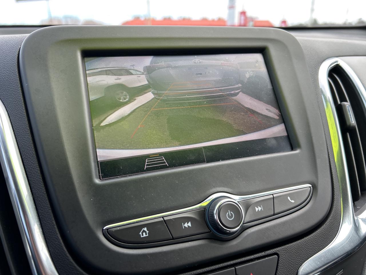 2024 Chevrolet Equinox LS   No Reported Accidents Photo