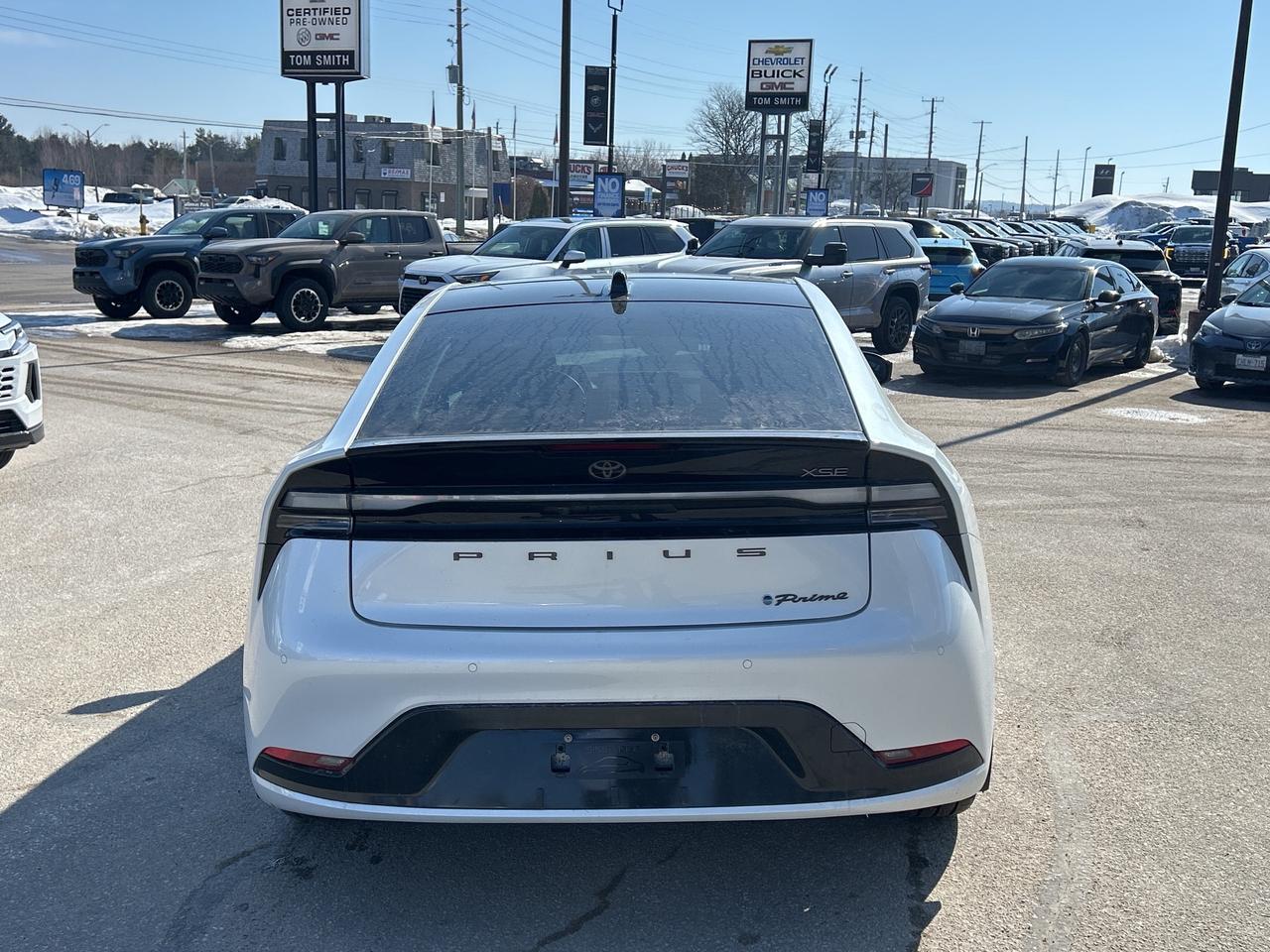 2024 Toyota Prius Prime SE Photo3