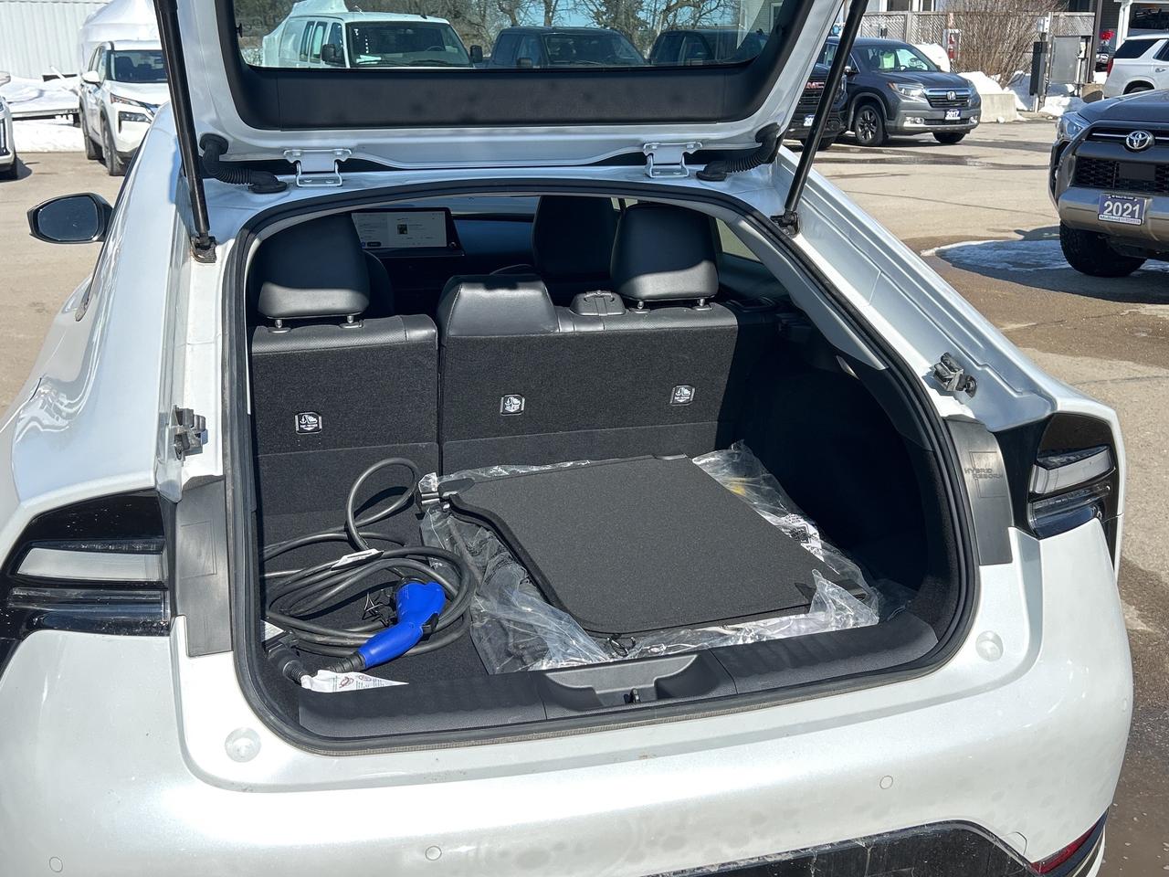 2024 Toyota Prius Prime SE Photo