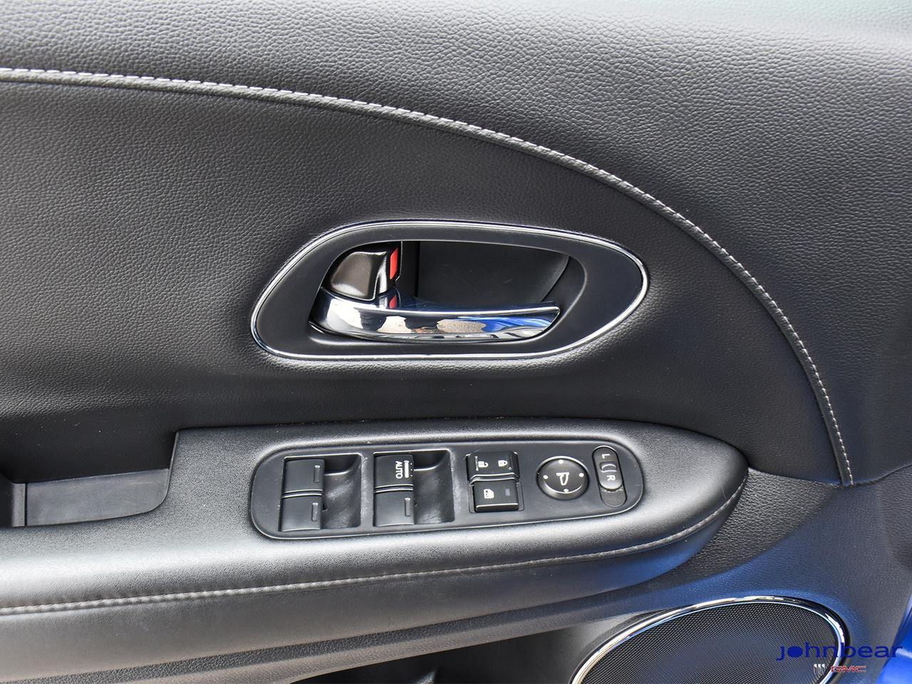 2022 Honda HR-V Touring Photo