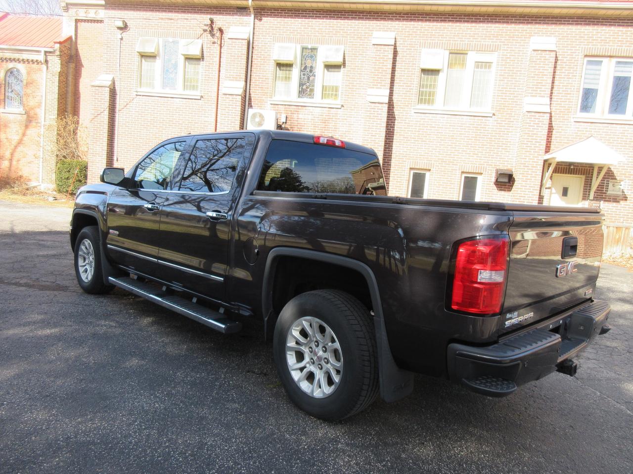 2015 GMC Sierra 1500 4WD Crew Cab 143.5" SLE All Terrain Photo