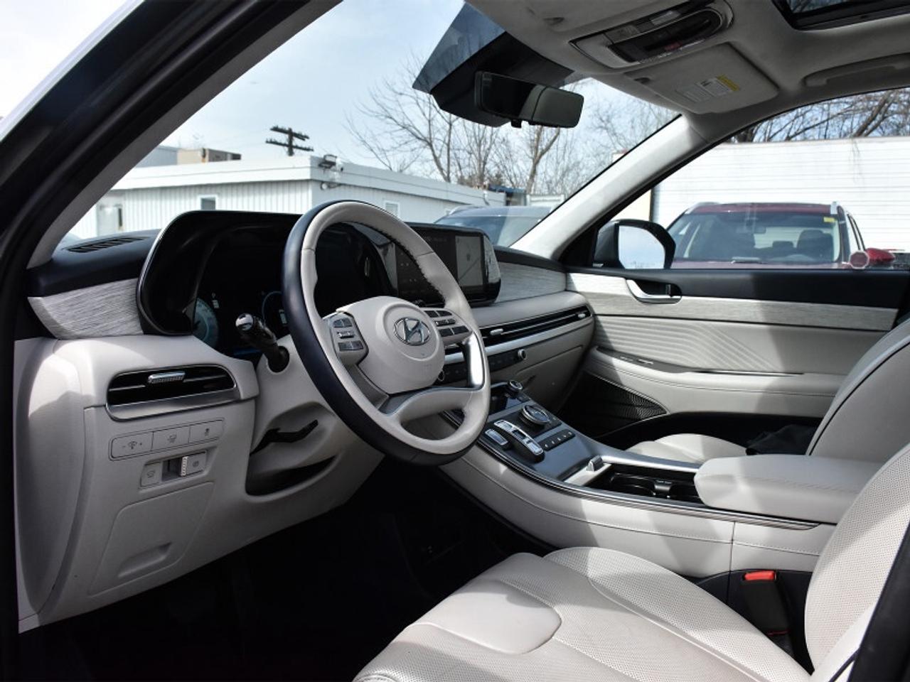 2023 Hyundai PALISADE Ultimate Calligraphy AWD-Captain Chairs  Navi  Roo Photo