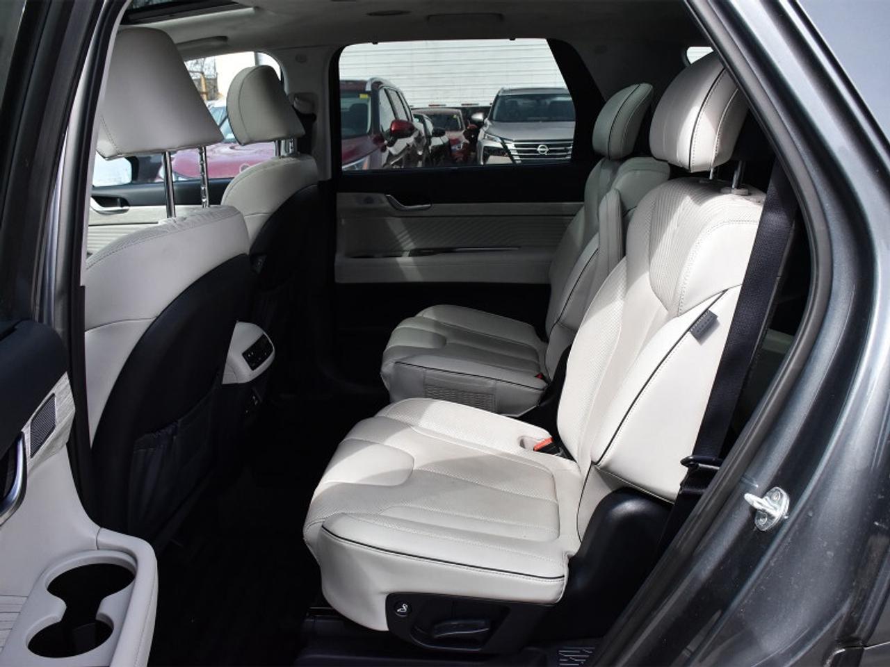 2023 Hyundai PALISADE Ultimate Calligraphy AWD-Captain Chairs  Navi  Roo Photo