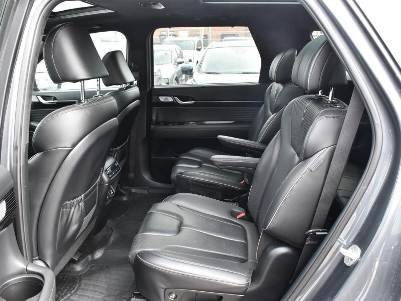2023 Hyundai PALISADE Ultimate Calligraphy 7-Pass-Napp Leather  Captain Photo