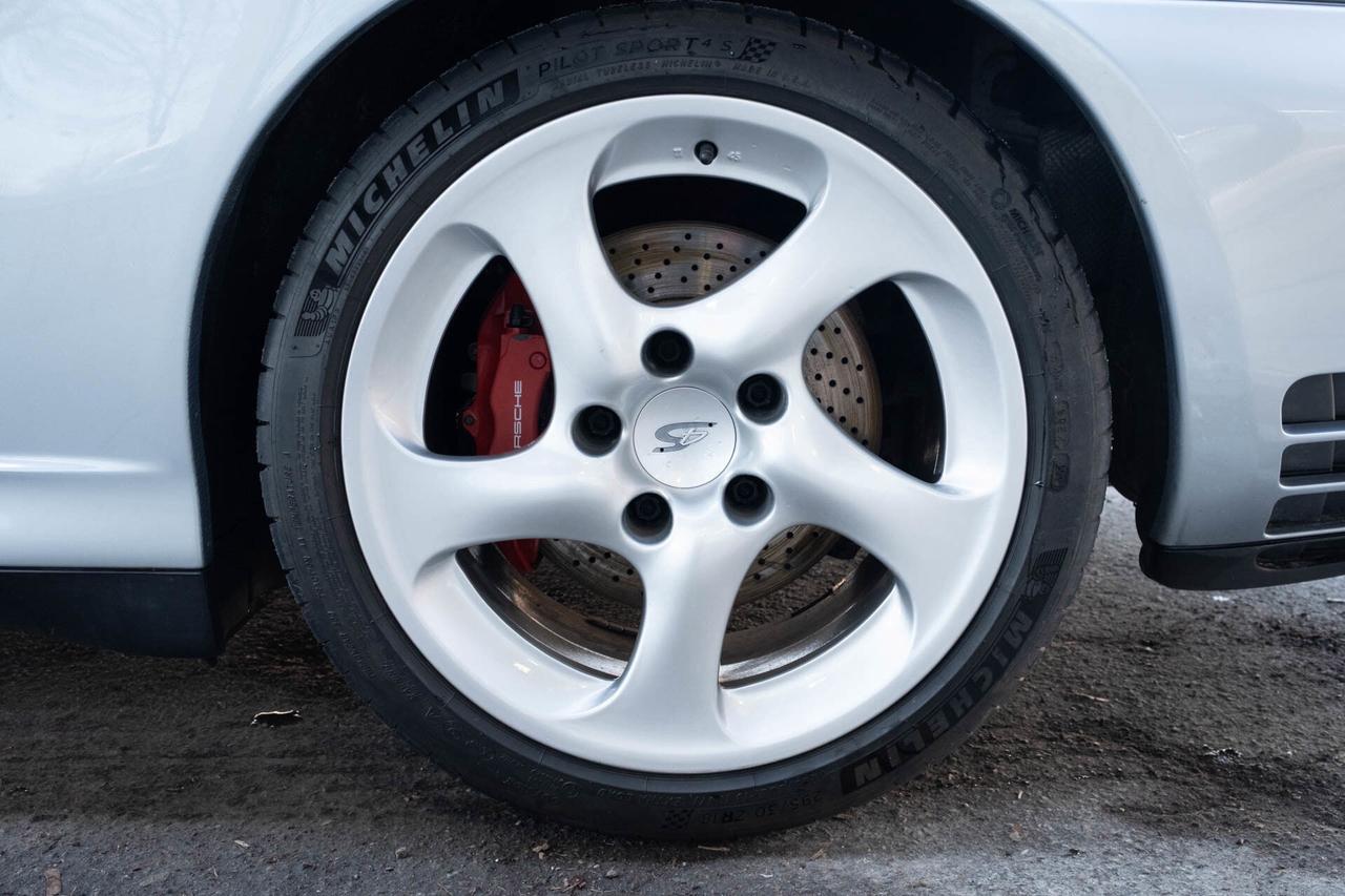 2002 Porsche 911 Carrera 4S   Coupe 6-speed manual Photo