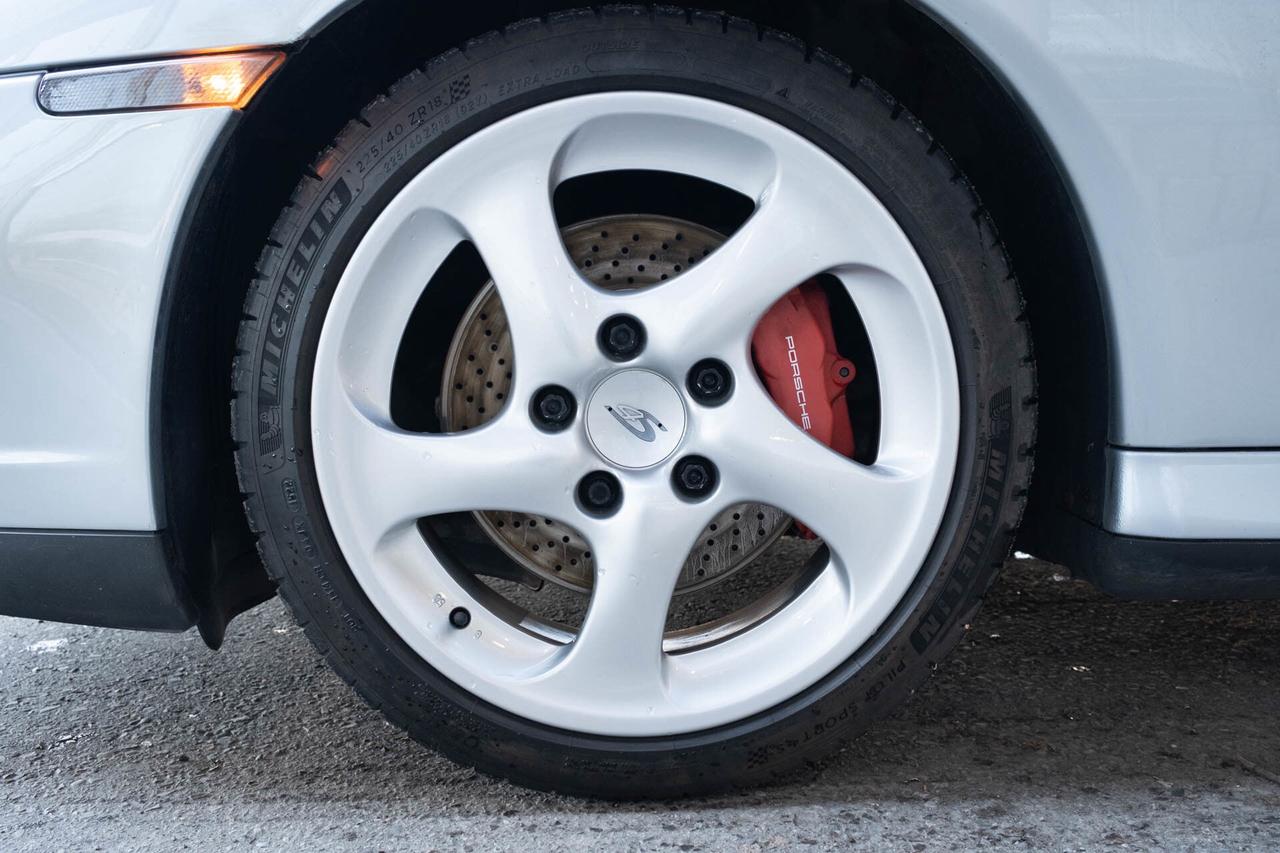 2002 Porsche 911 Carrera 4S   Coupe 6-speed manual Photo