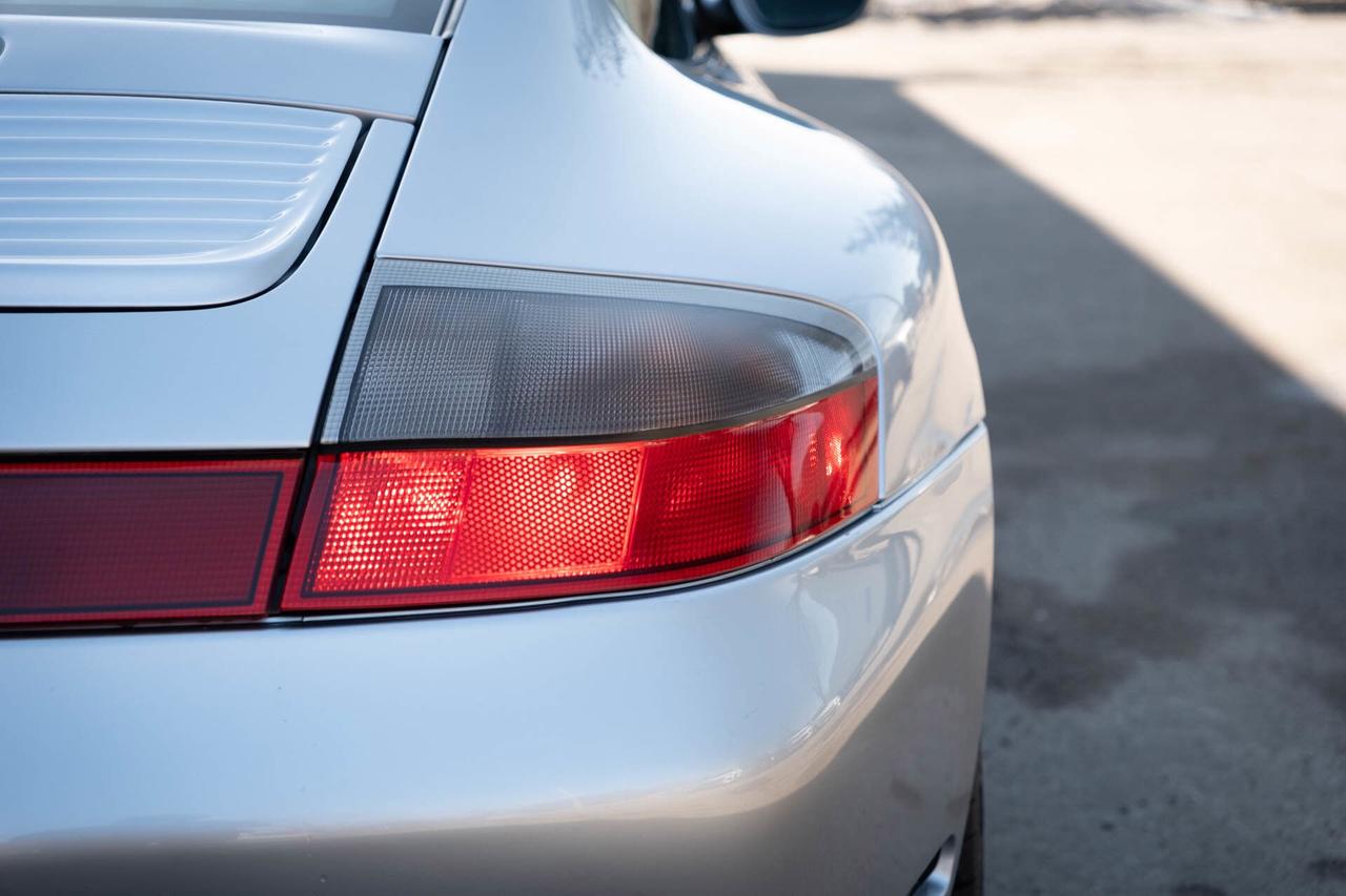 2002 Porsche 911 Carrera 4S   Coupe 6-speed manual Photo
