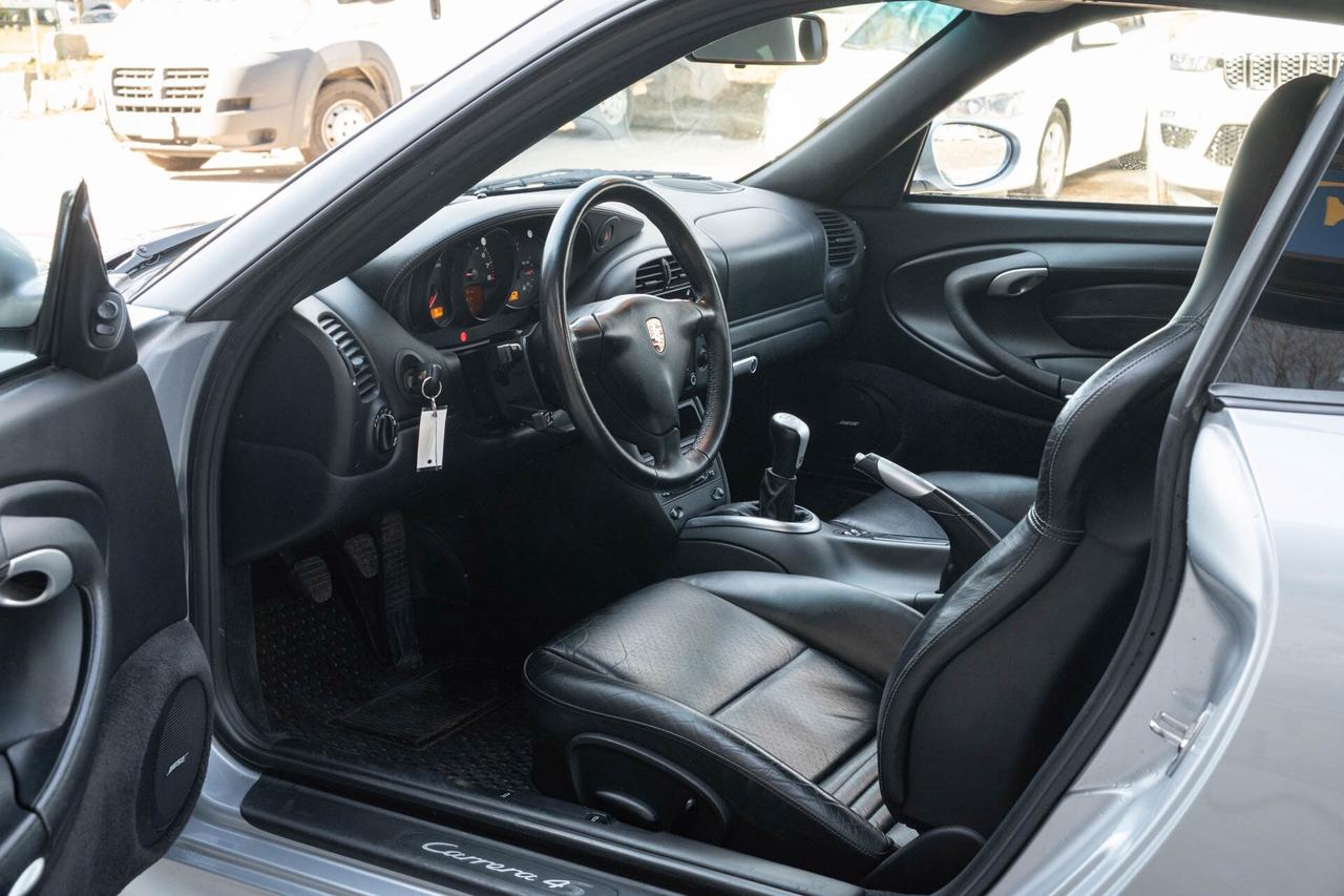 2002 Porsche 911 Carrera 4S   Coupe 6-speed manual Photo