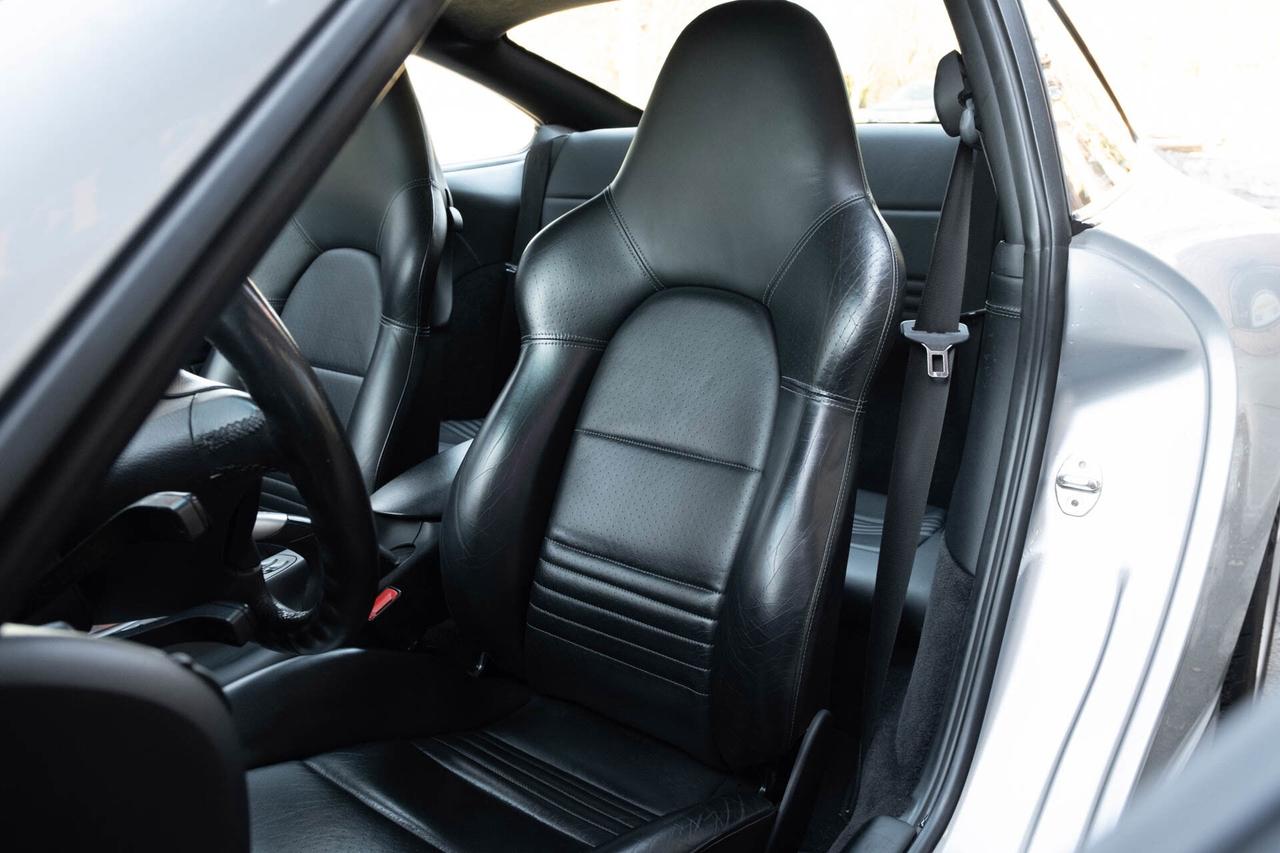 2002 Porsche 911 Carrera 4S   Coupe 6-speed manual Photo