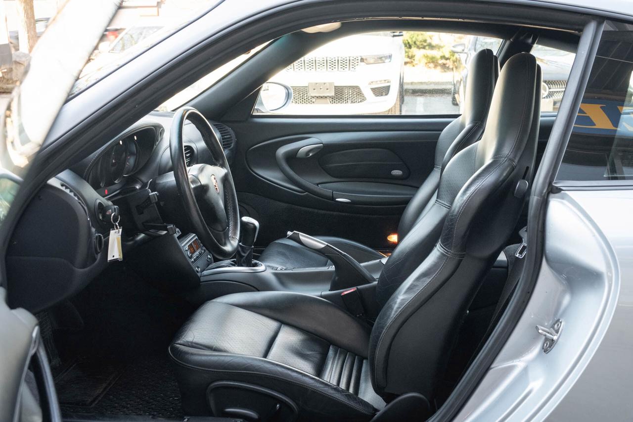 2002 Porsche 911 Carrera 4S   Coupe 6-speed manual Photo