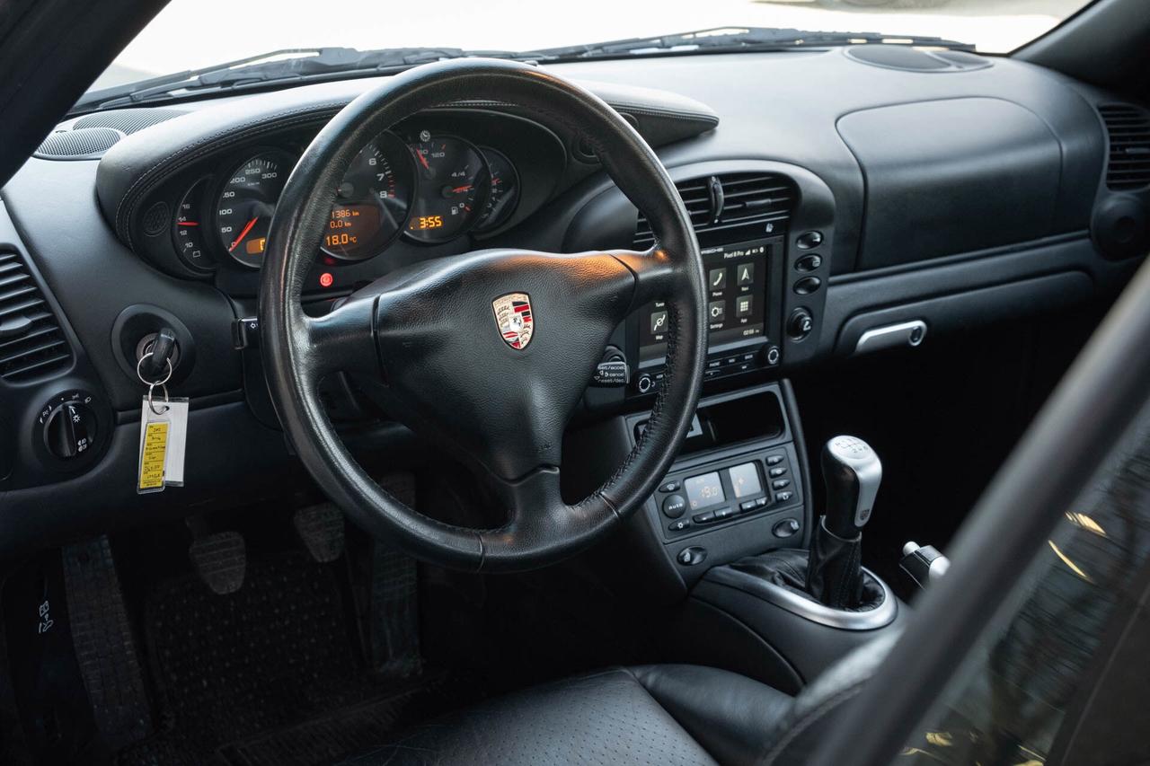 2002 Porsche 911 Carrera 4S   Coupe 6-speed manual Photo