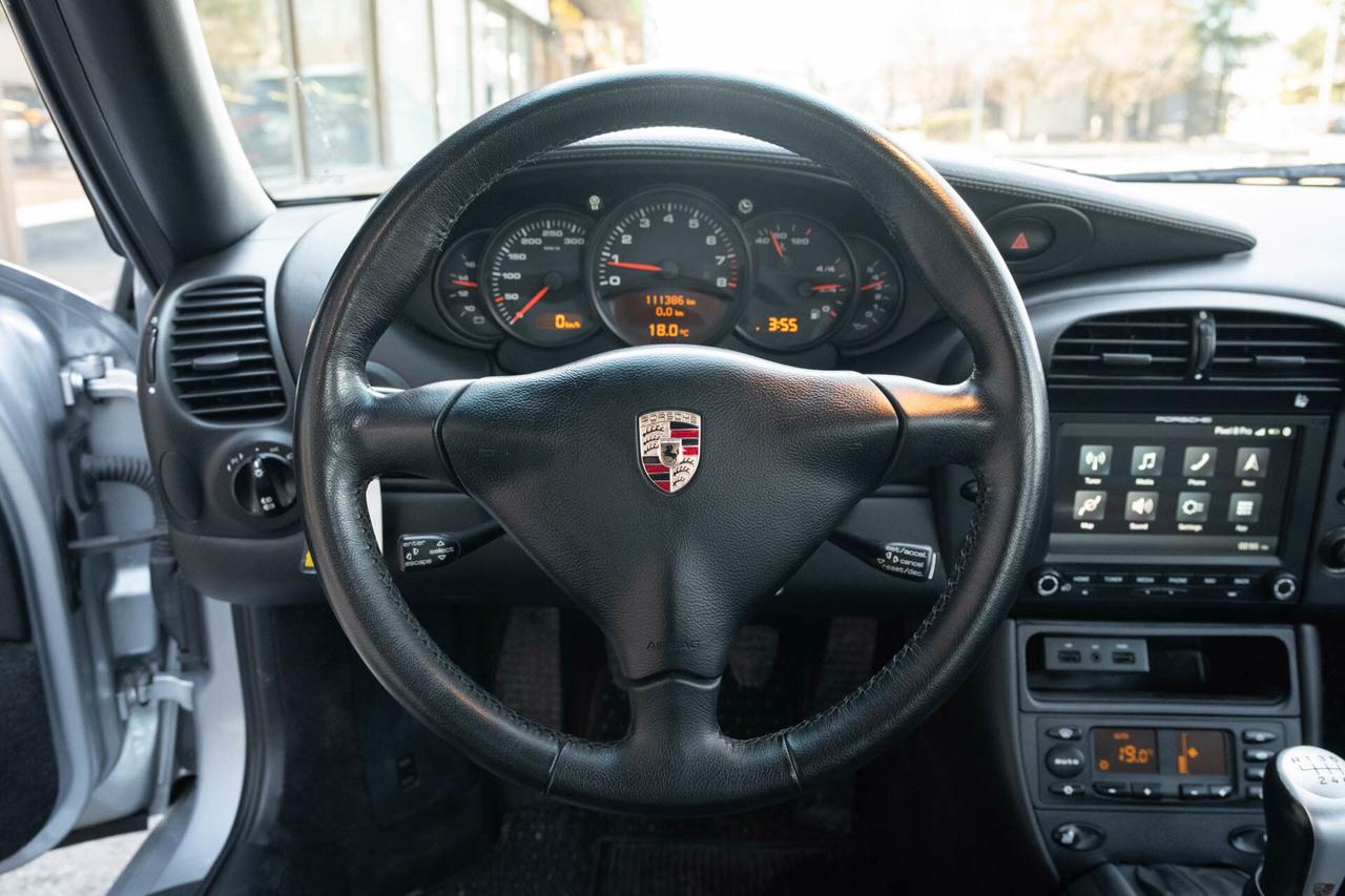 2002 Porsche 911 Carrera 4S   Coupe 6-speed manual Photo