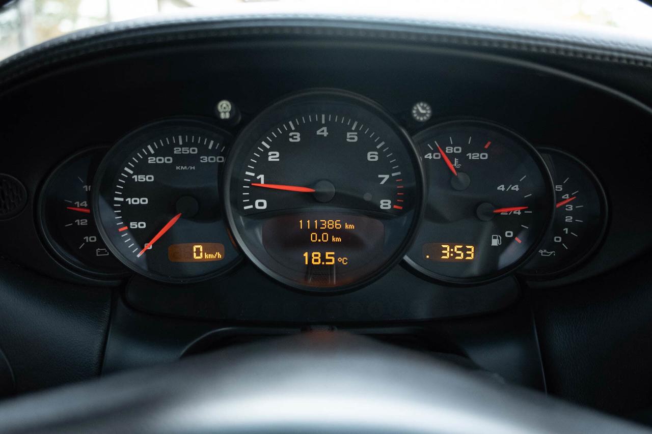 2002 Porsche 911 Carrera 4S   Coupe 6-speed manual Photo