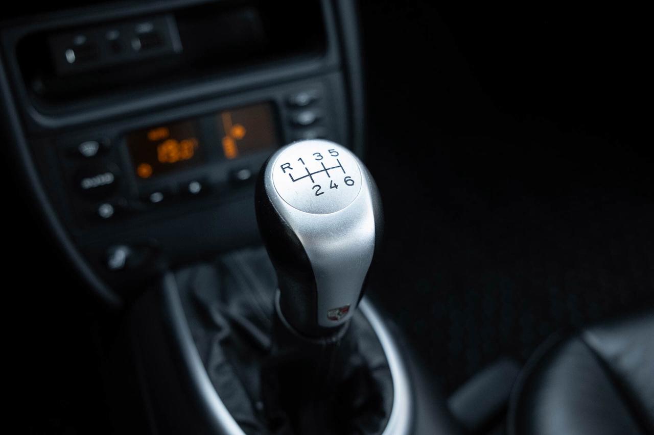 2002 Porsche 911 Carrera 4S   Coupe 6-speed manual Photo