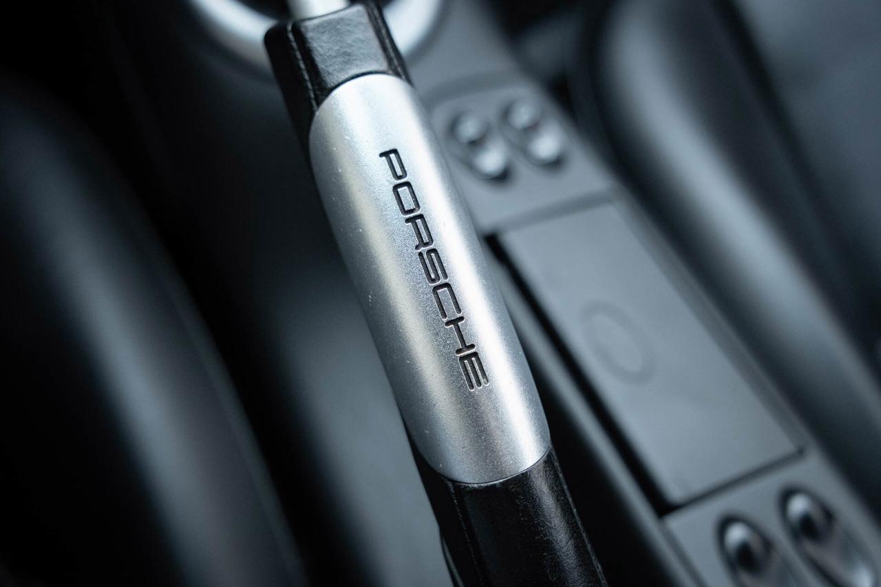 2002 Porsche 911 Carrera 4S   Coupe 6-speed manual Photo