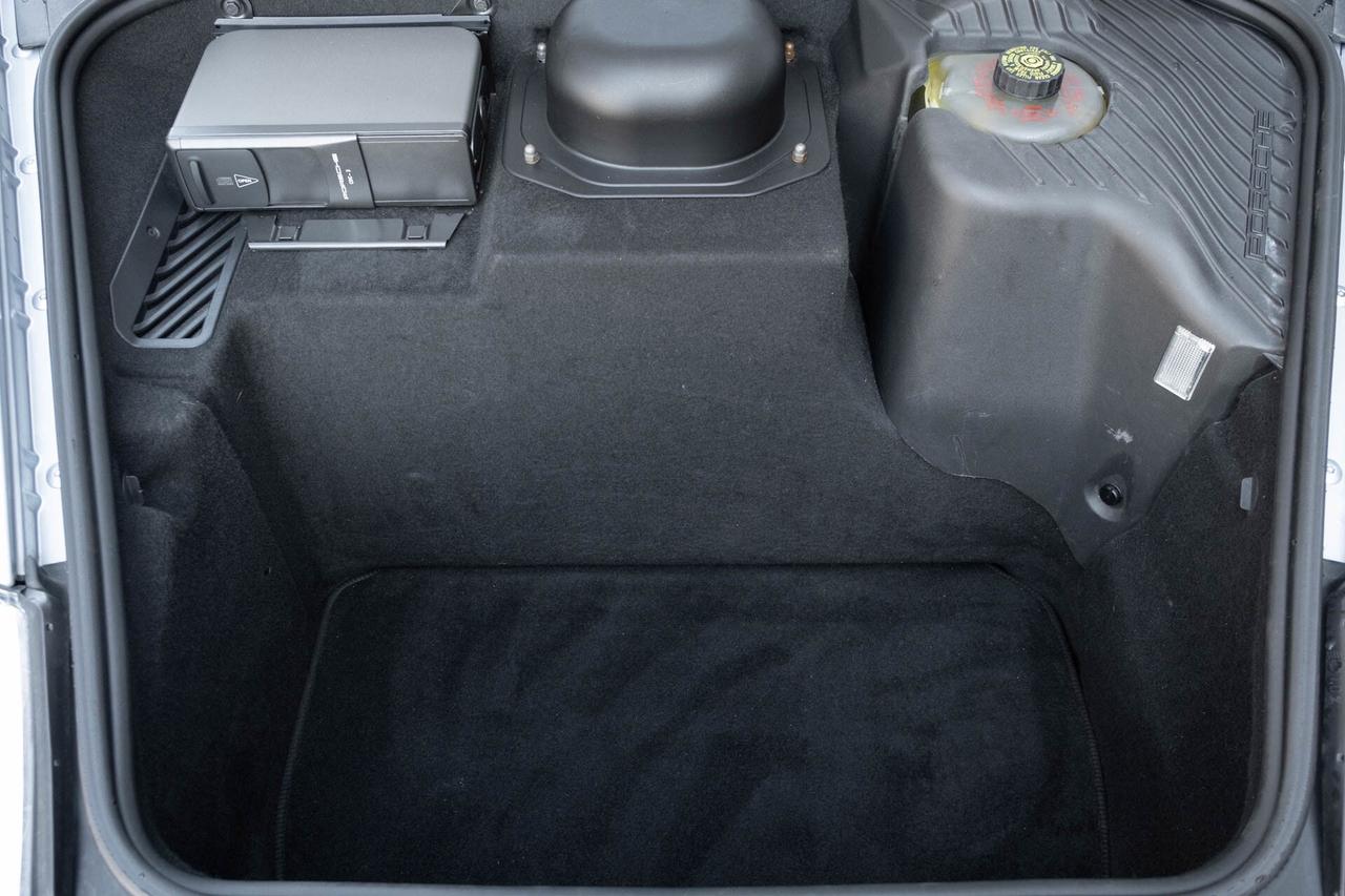 2002 Porsche 911 Carrera 4S   Coupe 6-speed manual Photo