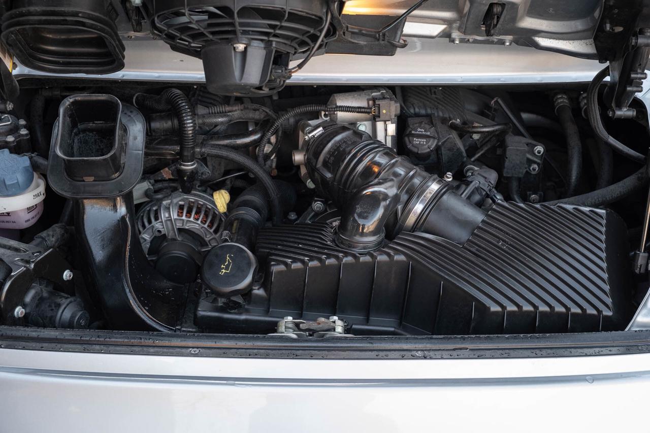 2002 Porsche 911 Carrera 4S   Coupe 6-speed manual Photo