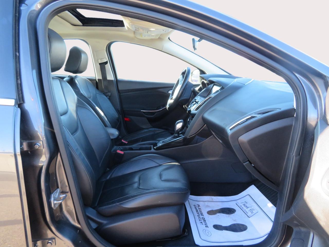 2015 Ford Focus 5dr HB Titanium Photo