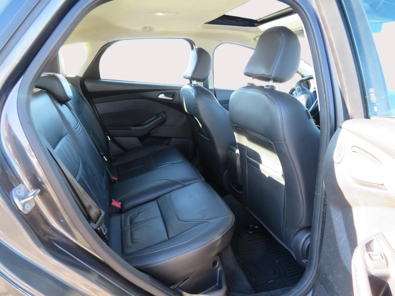 2015 Ford Focus 5dr HB Titanium Photo