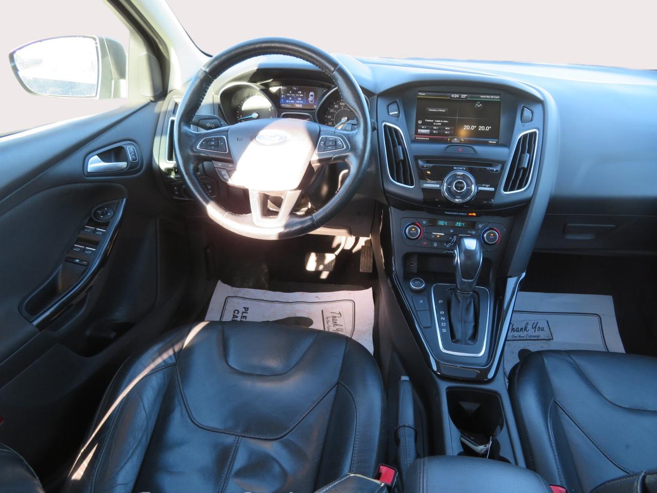 2015 Ford Focus 5dr HB Titanium Photo