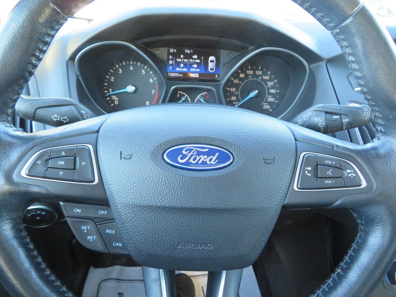 2015 Ford Focus 5dr HB Titanium Photo