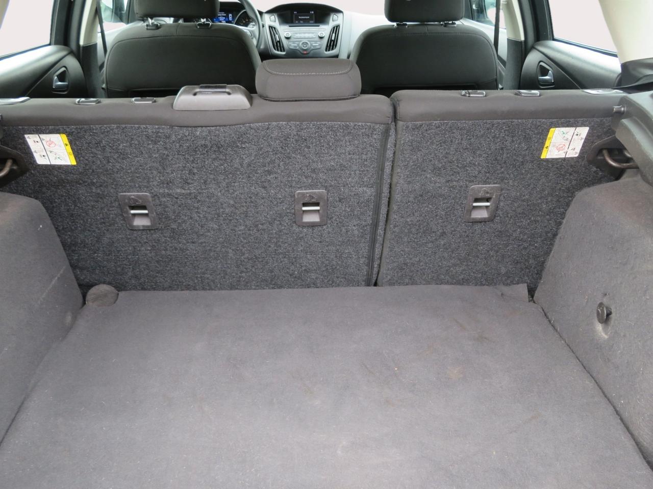 2016 Ford Focus 5DR HB SE Photo