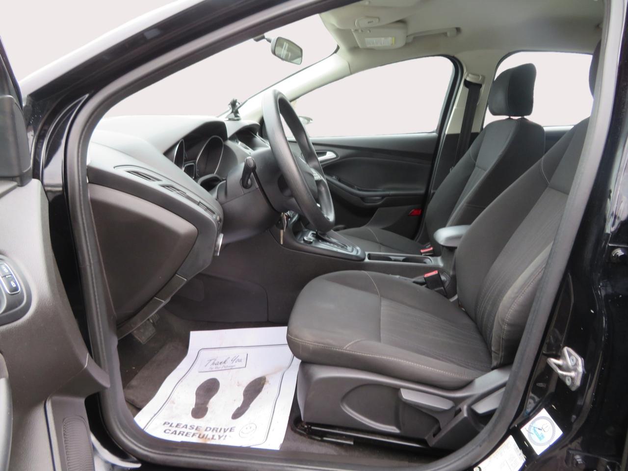 2016 Ford Focus 5DR HB SE Photo