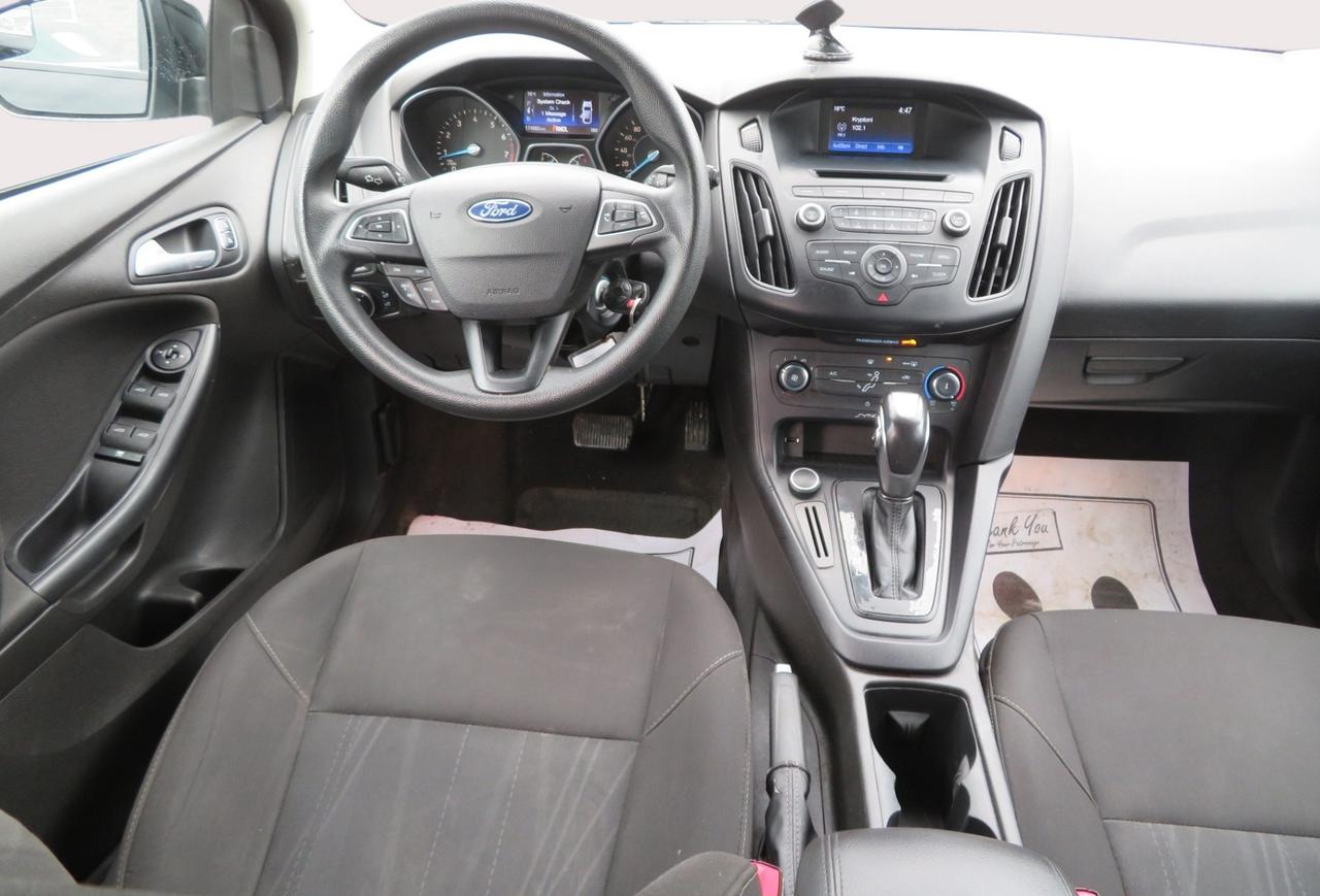 2016 Ford Focus 5DR HB SE Photo