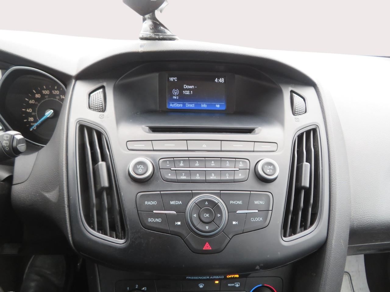 2016 Ford Focus 5DR HB SE Photo